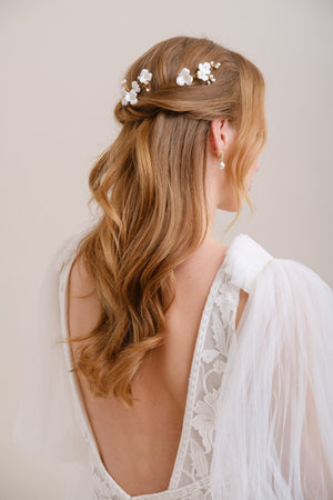 PICS A CHIGNON MARIAGE<BR>Camélia (lot de 3 pics)