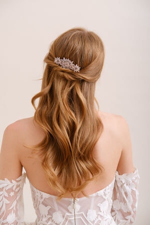 PEIGNE MARIEE<BR>Elise