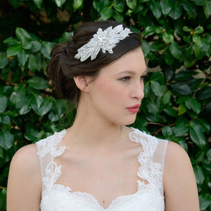 SERRE TETE MARIAGE CHEVEUX COURTS<BR>Alicia - MP Paris