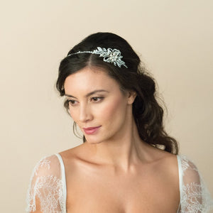 SERRE TETE FLEUR MARIAGE<BR>Delphi - MP Paris