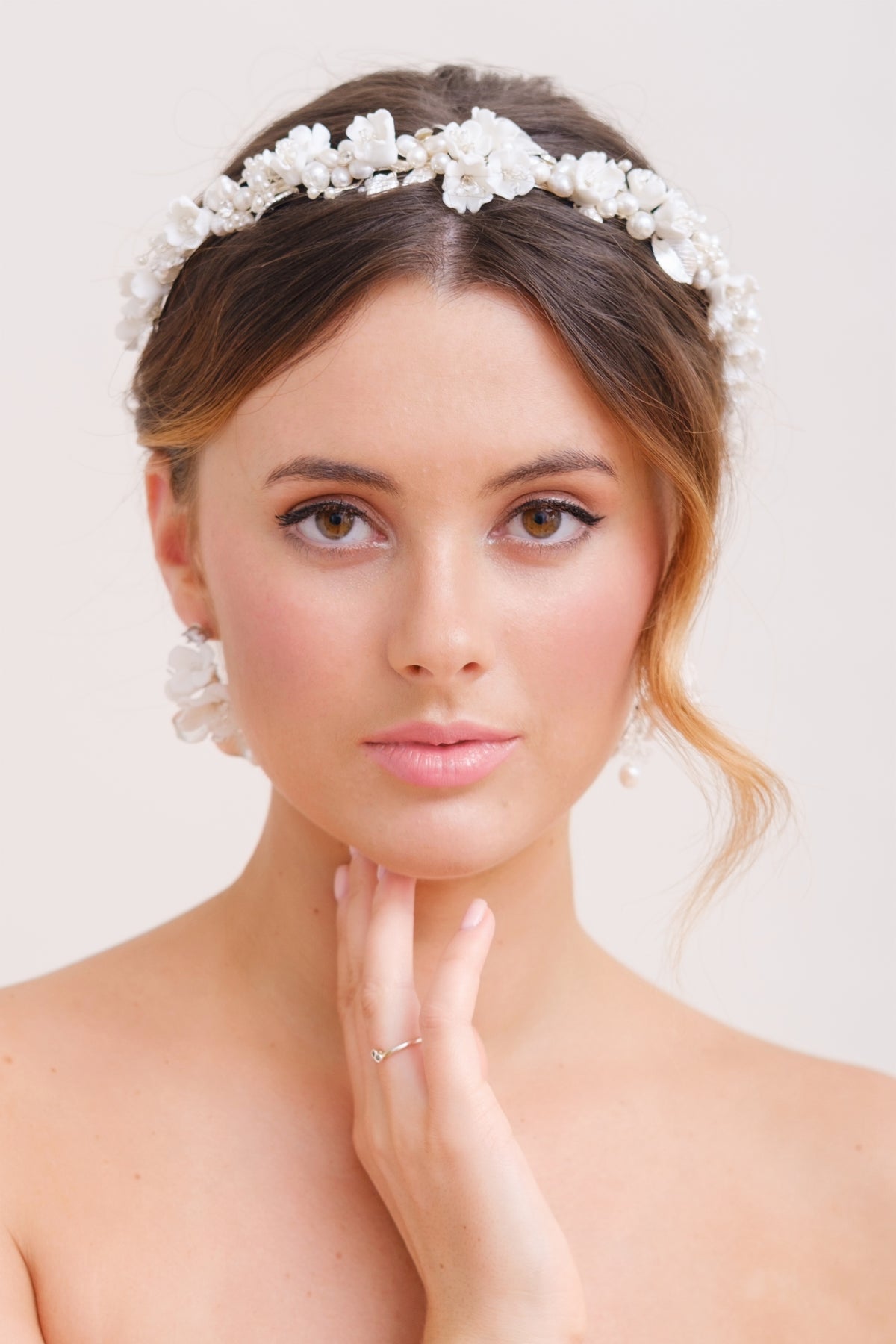 COURONNE DE FLEURS MARIEE&lt;BR&gt;Perrine