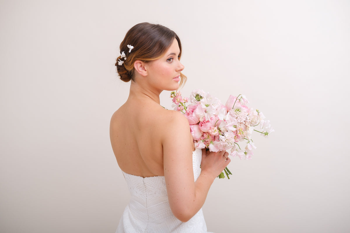 PICS A CHIGNON PERLES ET FLEURS&lt;BR&gt;Flora Pearl (lot de 6 pics)