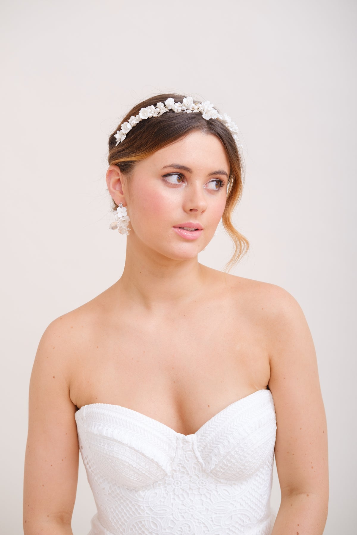 COURONNE DE FLEURS MARIEE&lt;BR&gt;Perrine