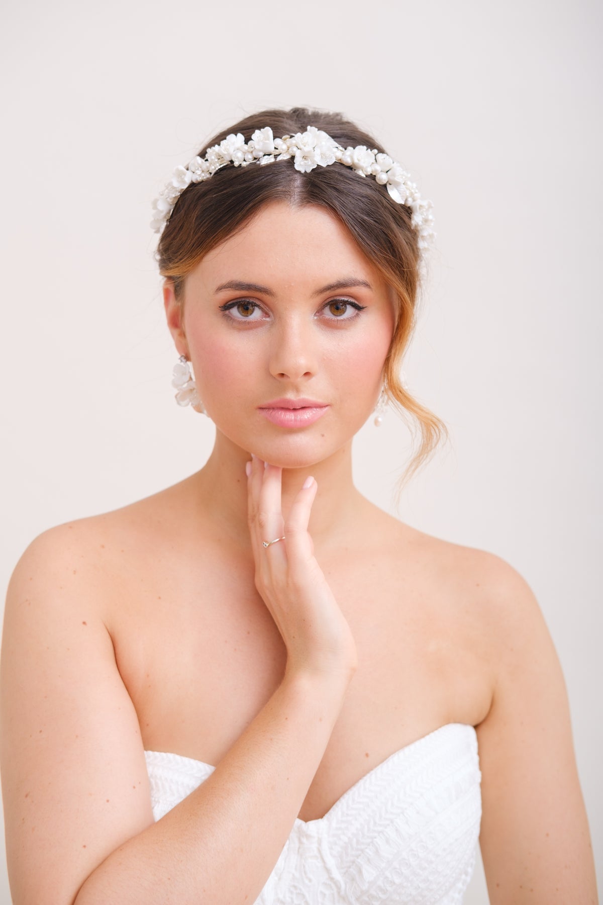 COURONNE DE FLEURS MARIEE&lt;BR&gt;Perrine