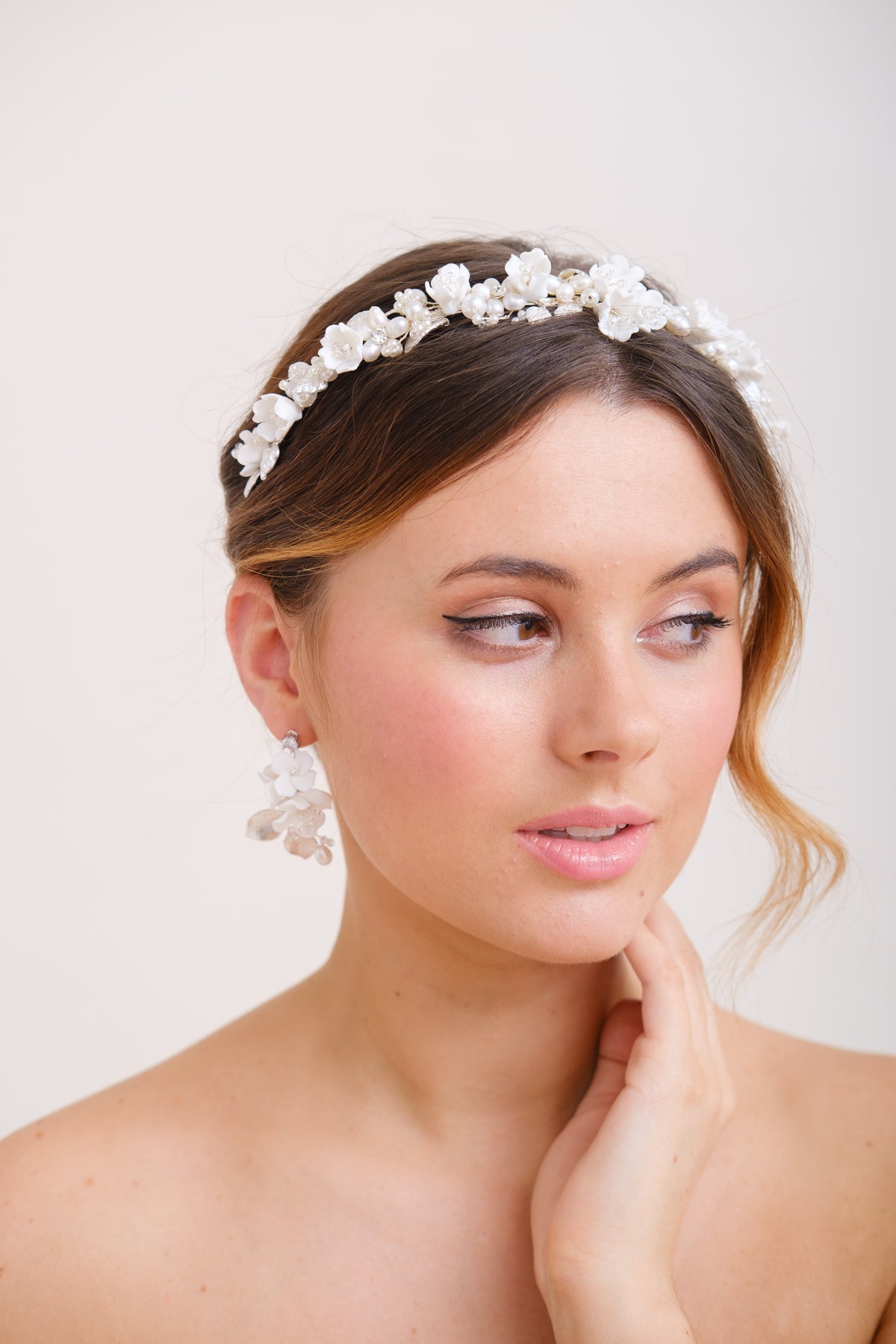 COURONNE DE FLEURS MARIEE&lt;BR&gt;Perrine