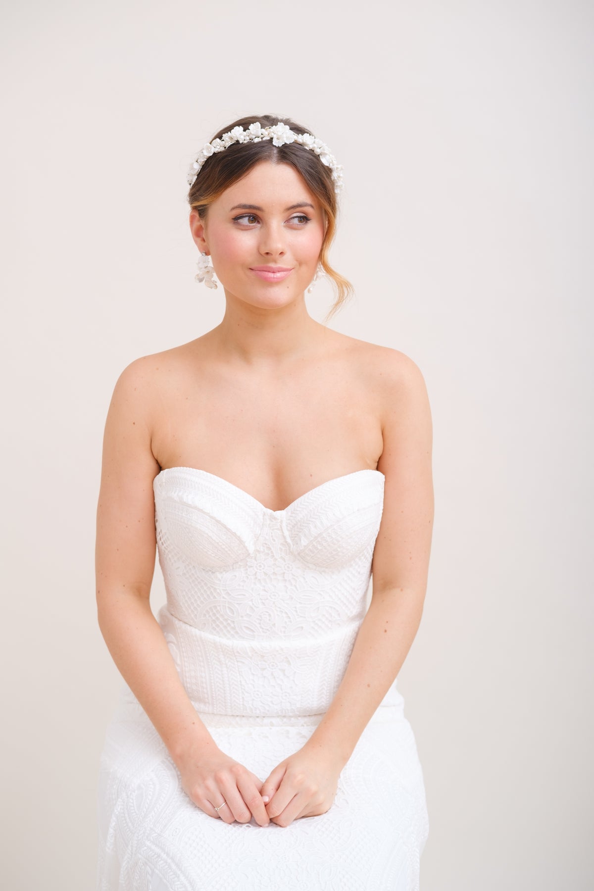 COURONNE DE FLEURS MARIEE&lt;BR&gt;Perrine