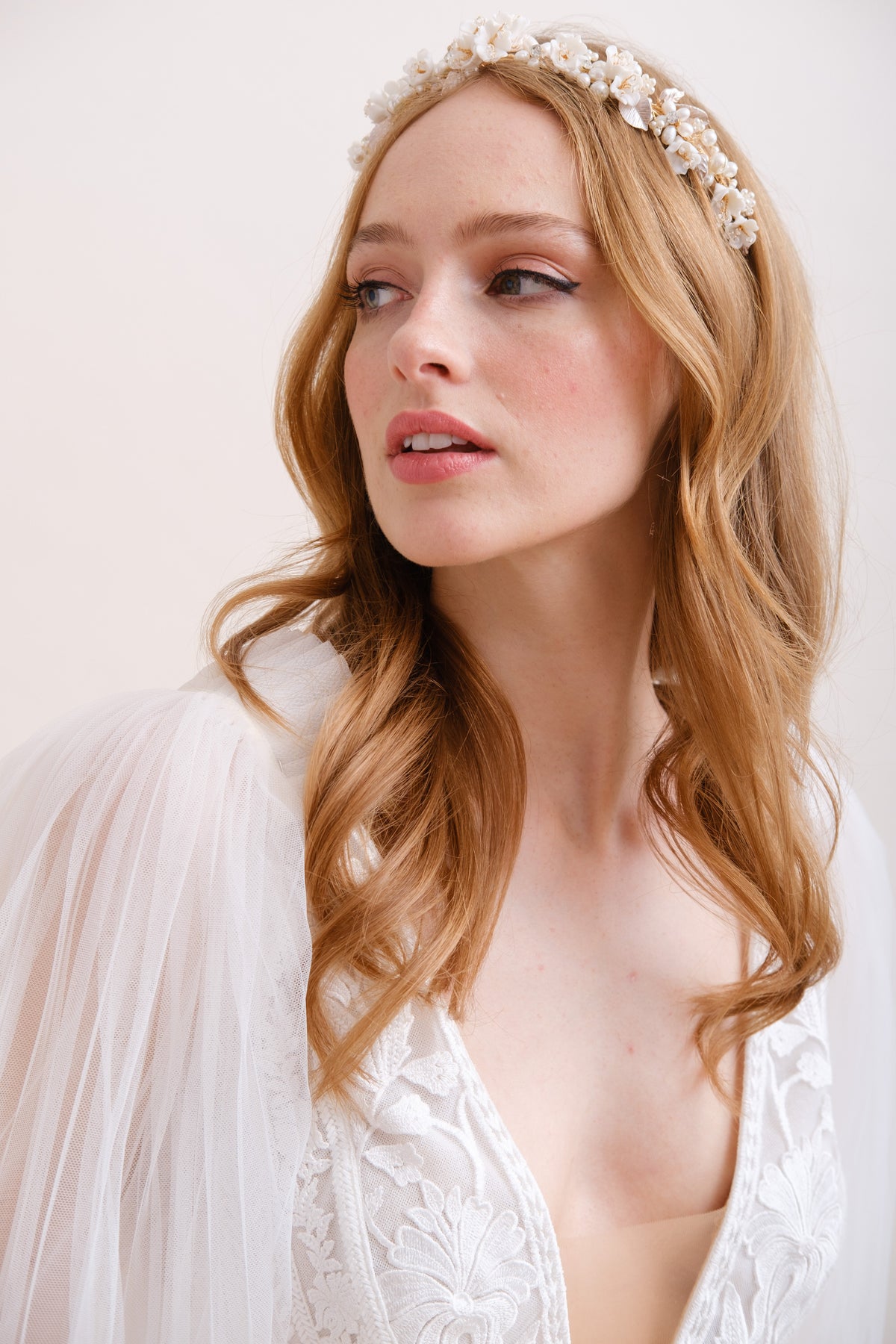 COURONNE DE FLEURS MARIEE&lt;BR&gt;Perrine