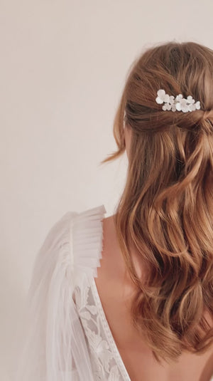 CLIP CHEVEUX MARIEE<BR>Iris