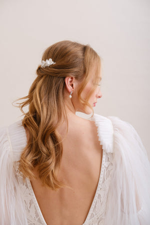 BOUCLES D OREILLES MARIÉE<BR>Camélia Or, rose gold ou argent