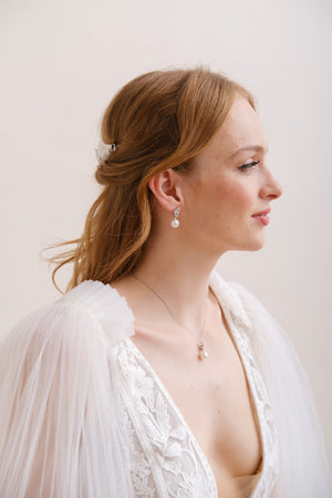 BOUCLES D OREILLES MARIÉE<BR>Camélia Or, rose gold ou argent