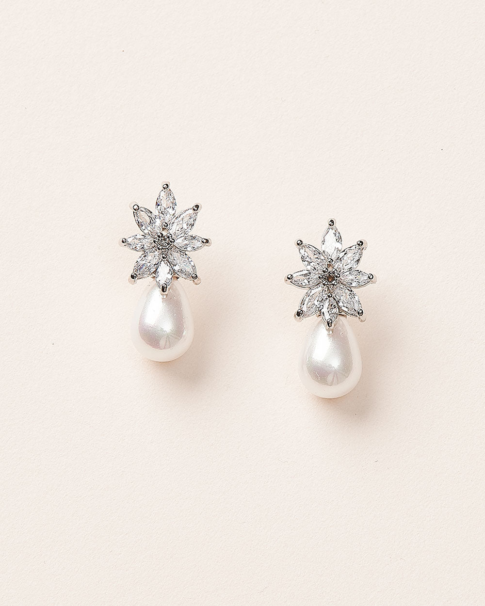 Boucles d'oreilles mariée Mila pendantes avec perles Boucles d'oreilles mariée Mila pendantes avec perles