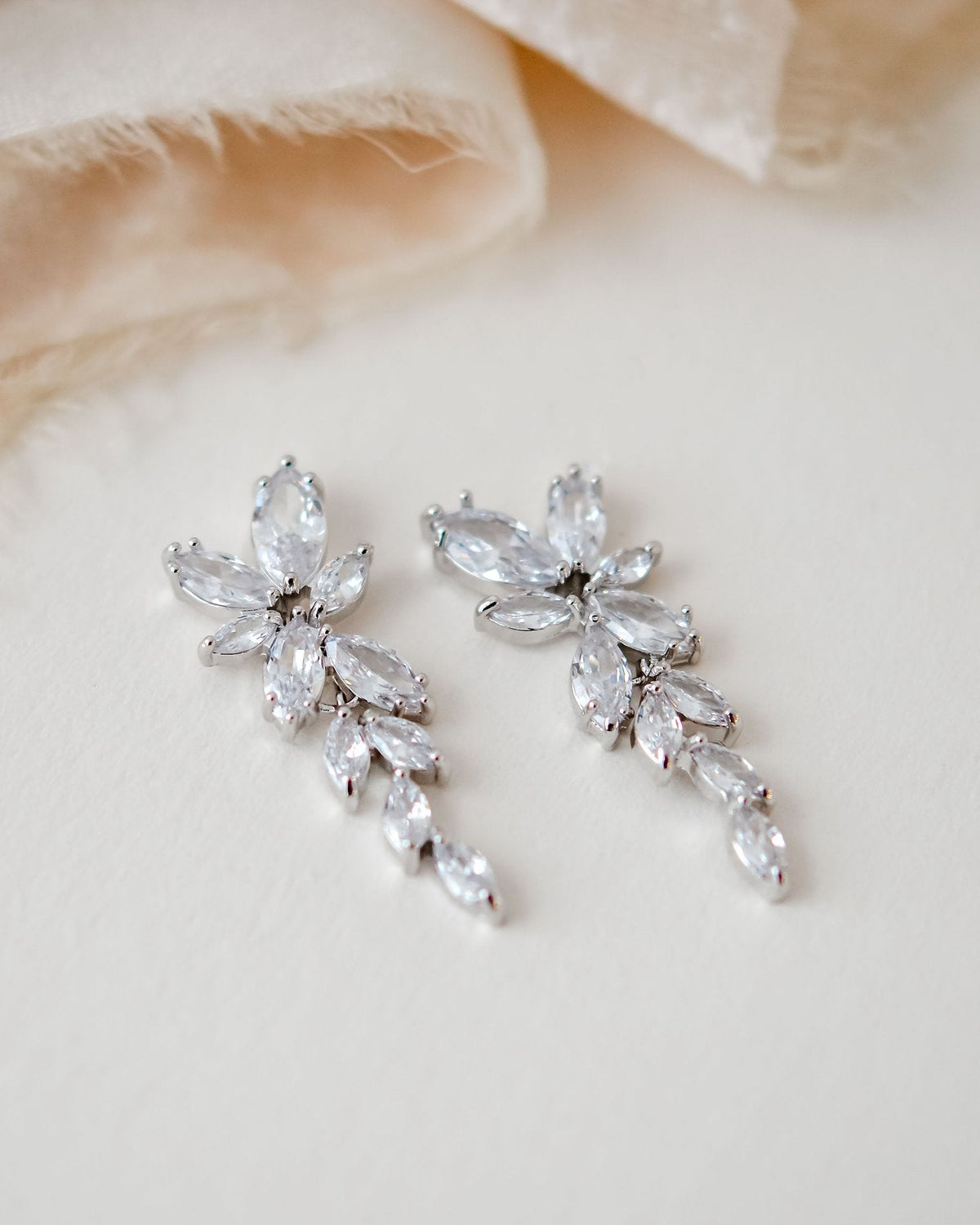 BOUCLES D OREILLES MARIÉE&lt;BR&gt;Nicole Or