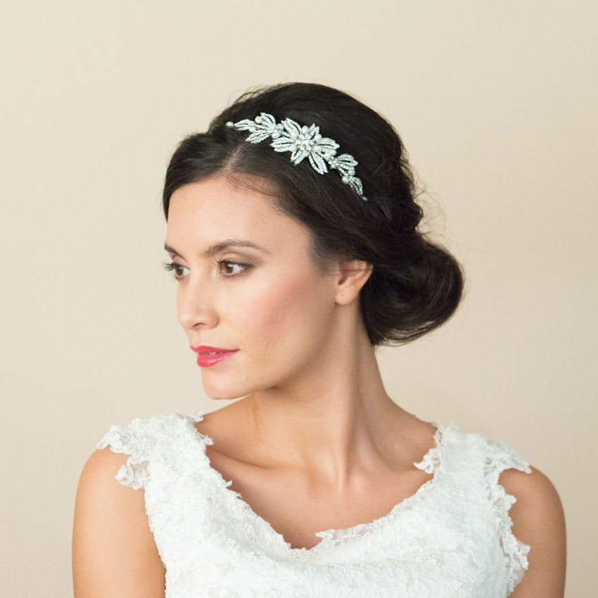 Flora – Attache traîne florale pour robe de mariée | Atelier Sarah Aime Flora – Attache traîne florale pour robe de mariée | Atelier Sarah Aime