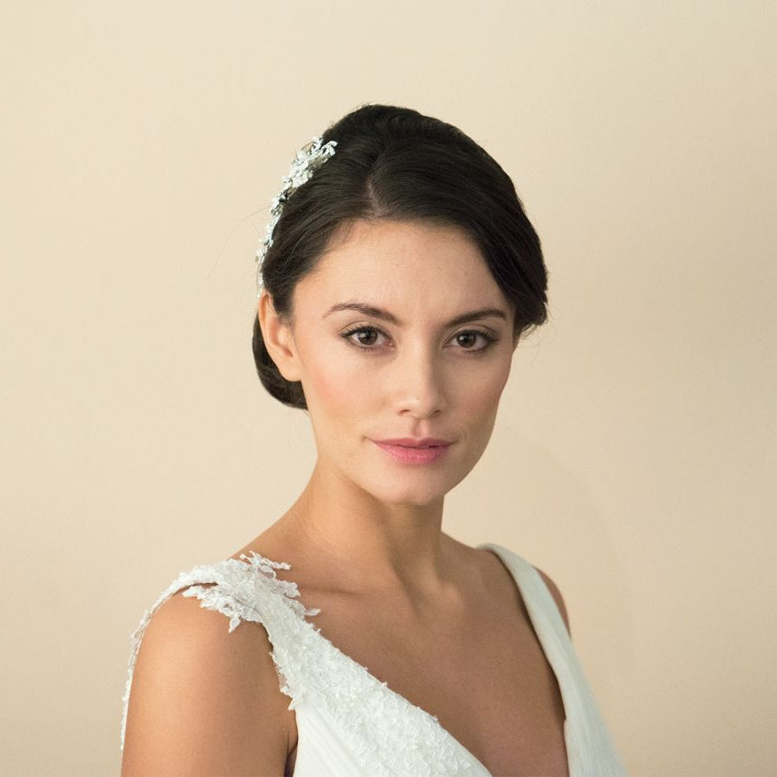 BIJOU CHEVEUX MARIAGE&lt;BR&gt;Silver Pearl Scroll Comb - MP Paris