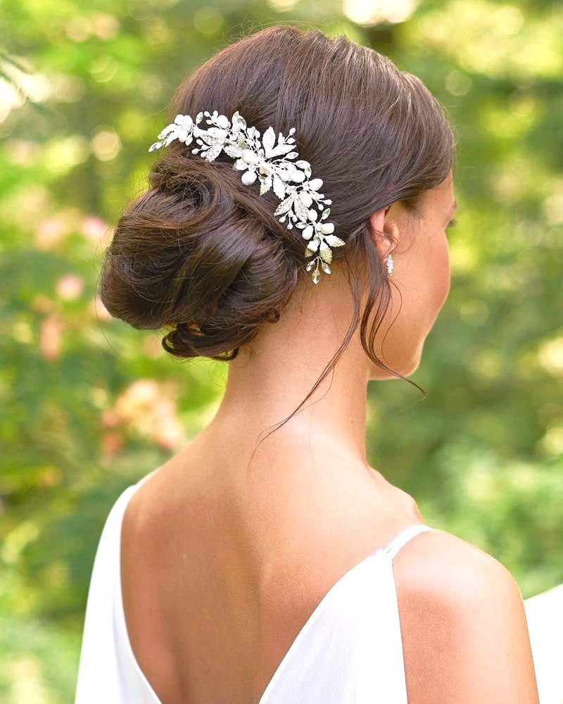 Vigne de cheveux effet gypsophile, perles fines coiffure mariée Gisèle Vigne de cheveux effet gypsophile, perles fines coiffure mariée Gisèle