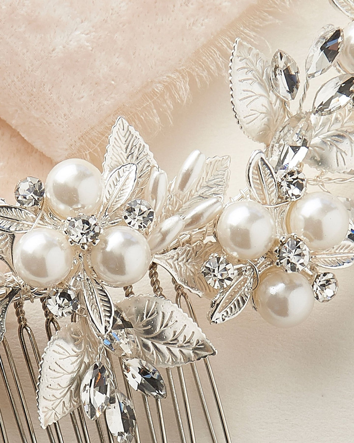 BIJOUX DE TETE PERLE&lt;BR&gt;Julia