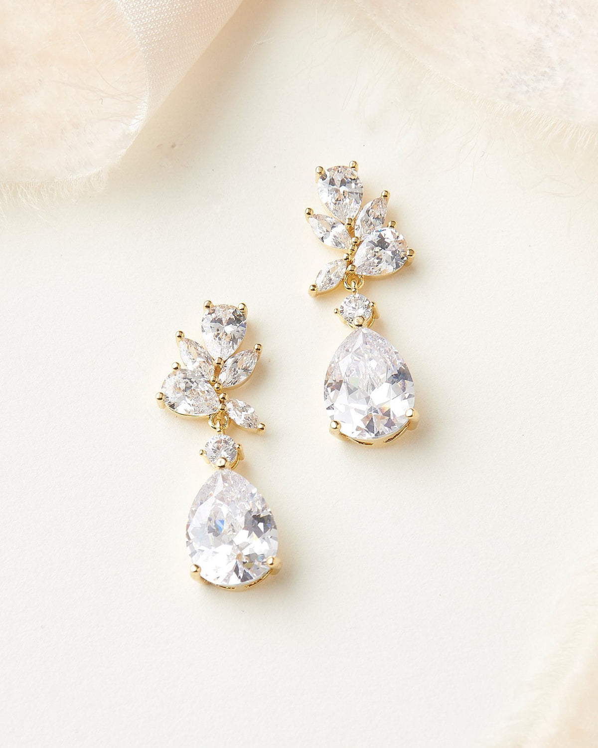 des boucles oreille mariee